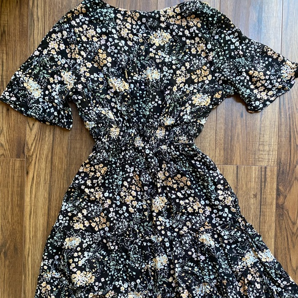 Ladies Summer Dress - Picture 2 of 5